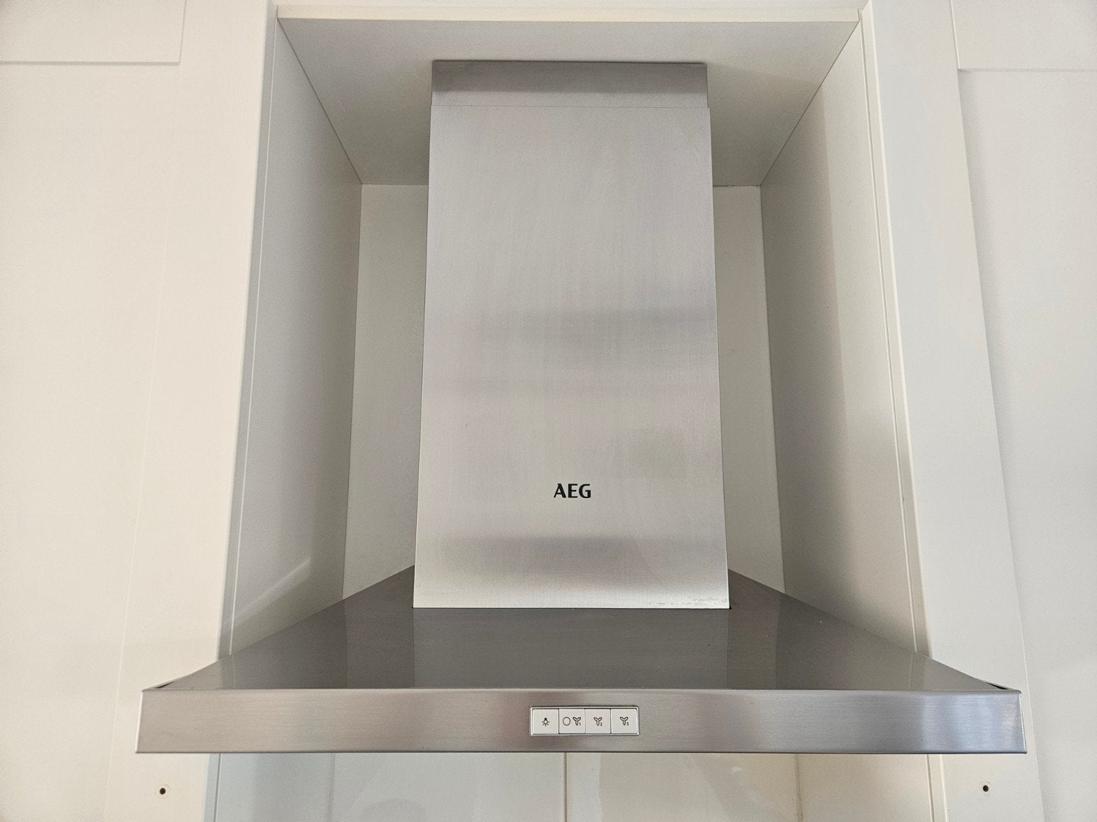 AEG afzuigkap, Ophalen, Wandschouwkap, Zo goed als nieuw, Vrijstaand