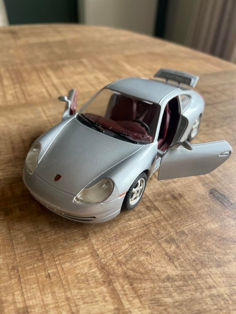Schaalmodel Porsche Carrera 911 uit 1997, Ophalen of Verzenden, Gebruikt, Auto, Overige merken