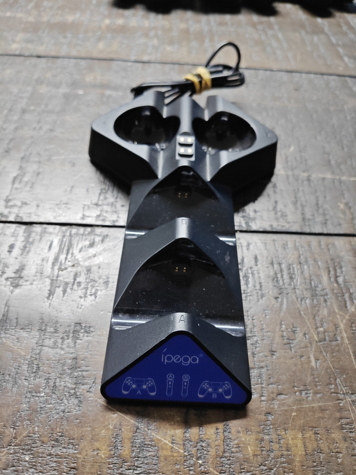 PS4 oplaadstation Controllers en move, Gebruikt, 1 speler, Onbekend, Ophalen of Verzenden
