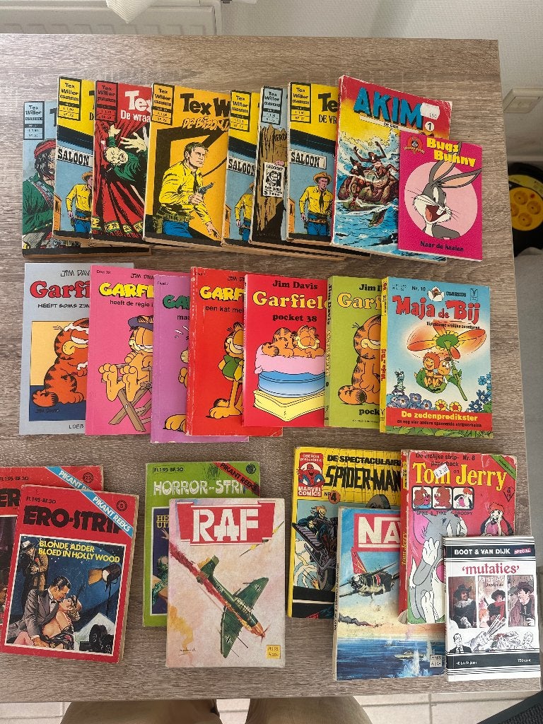 Pockets jaren '60 - '90 ongeveer 120 stuks, Boeken, Stripboeken, Meerdere stripboeken, Ophalen, Gelezen