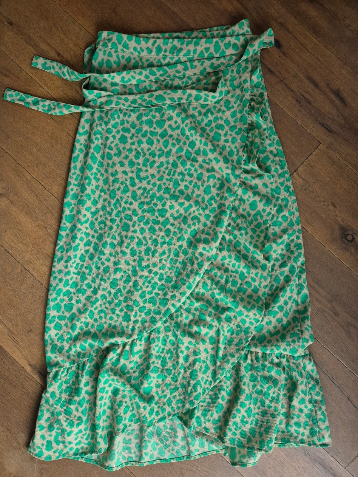 Groene wikkelrok met print, Maat 38/40 (M), Ophalen of Verzenden, Onbekend, Zo goed als nieuw