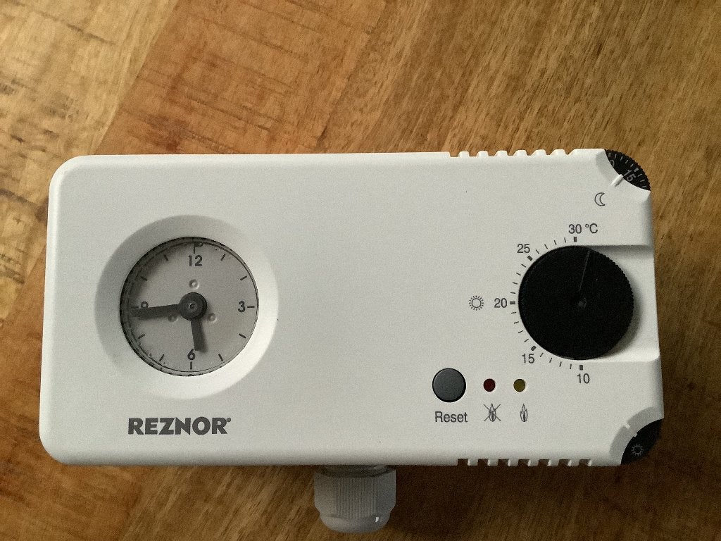 Te koop REZNOR thermostaat, Minder dan 30 cm, Minder dan 60 cm, Zo goed als nieuw, Ophalen
