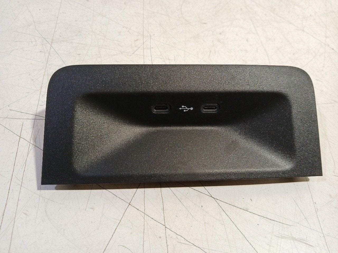 Aux poort Skoda Enyaq, Onderdelen@venauto.nl, Van der Ven Autorecycling B.V., Gebruikt, Ettenseweg 76, 4706 PB Roosendaal, The Netherlands