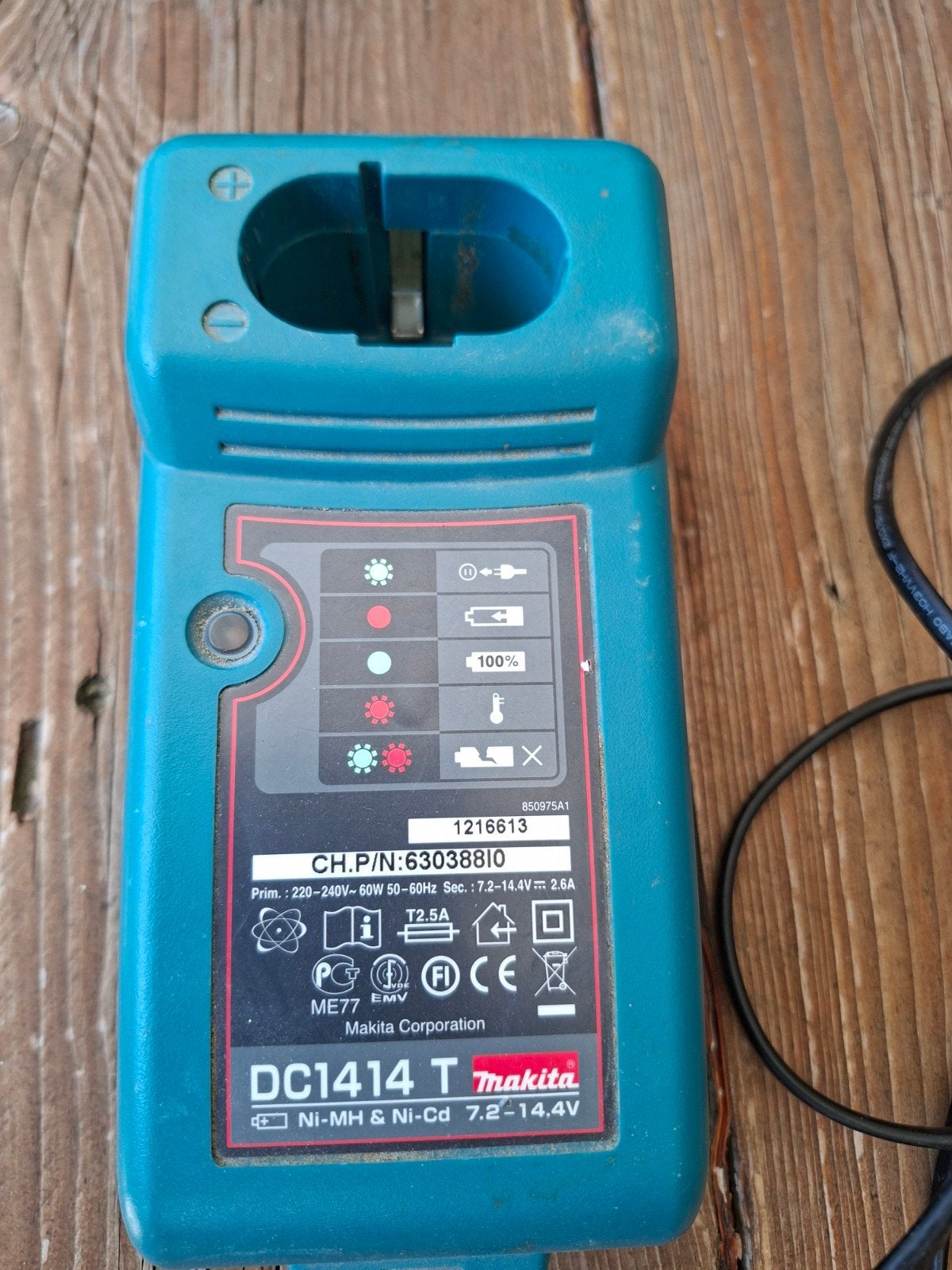 Makita acculader, Ophalen