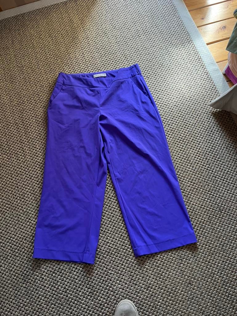 Stehmann capri broek maat 38, Kleding | Dames, Broeken en Pantalons, Maat 38/40 (M), Paars, Ophalen of Verzenden, Zo goed als nieuw