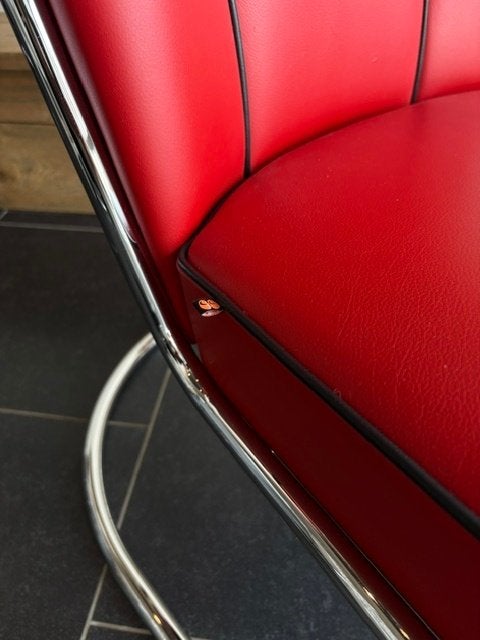 Gispen 412 fauteuil, chroom, rood leder met zwarte bies, Design, 75 tot 100 cm, Zo goed als nieuw, Leer