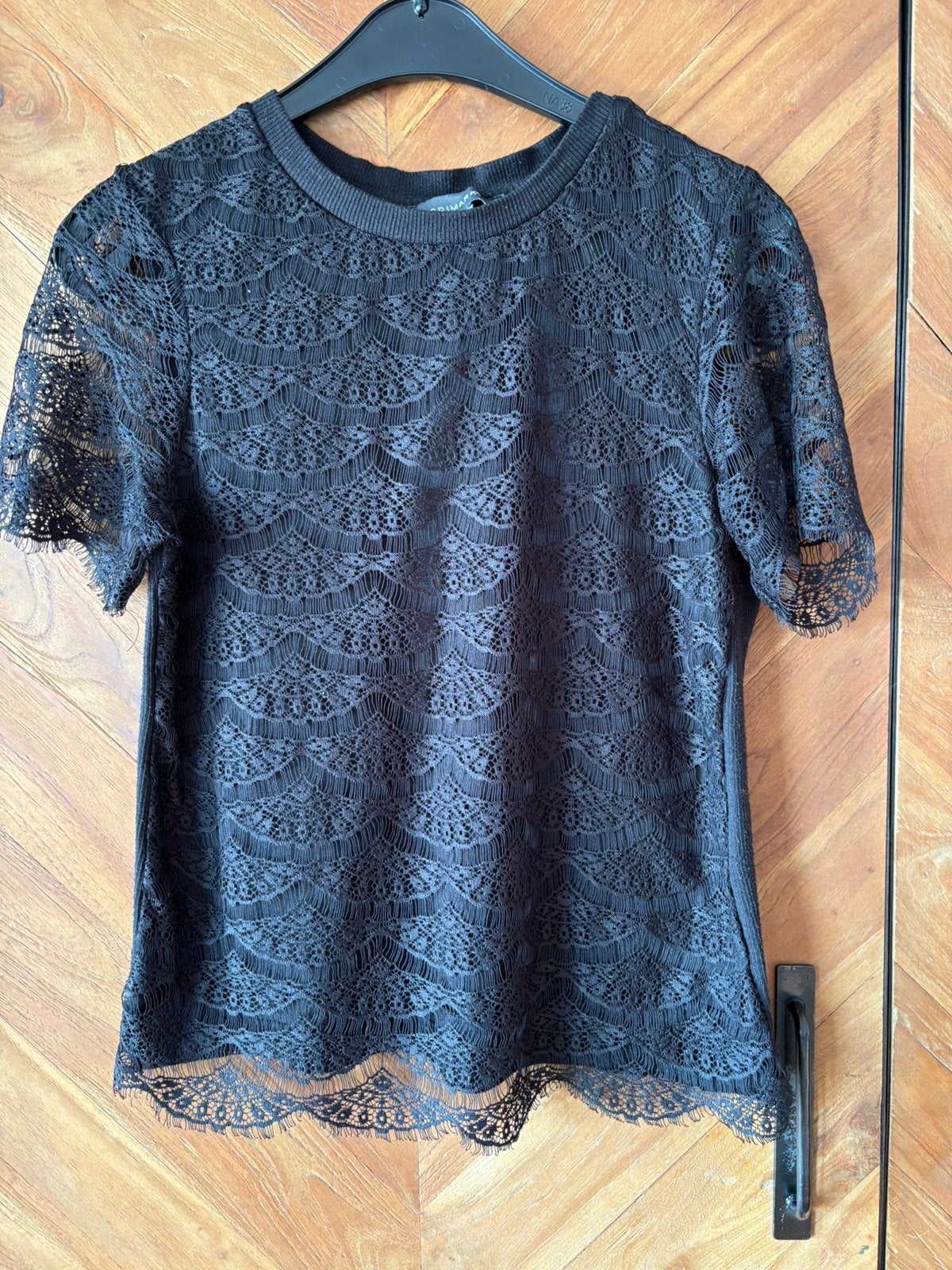 Leuk zwart kanten shirtje van de Primark. maat XS, Kleding | Dames, Primark, Zwart, Ophalen of Verzenden, Korte mouw