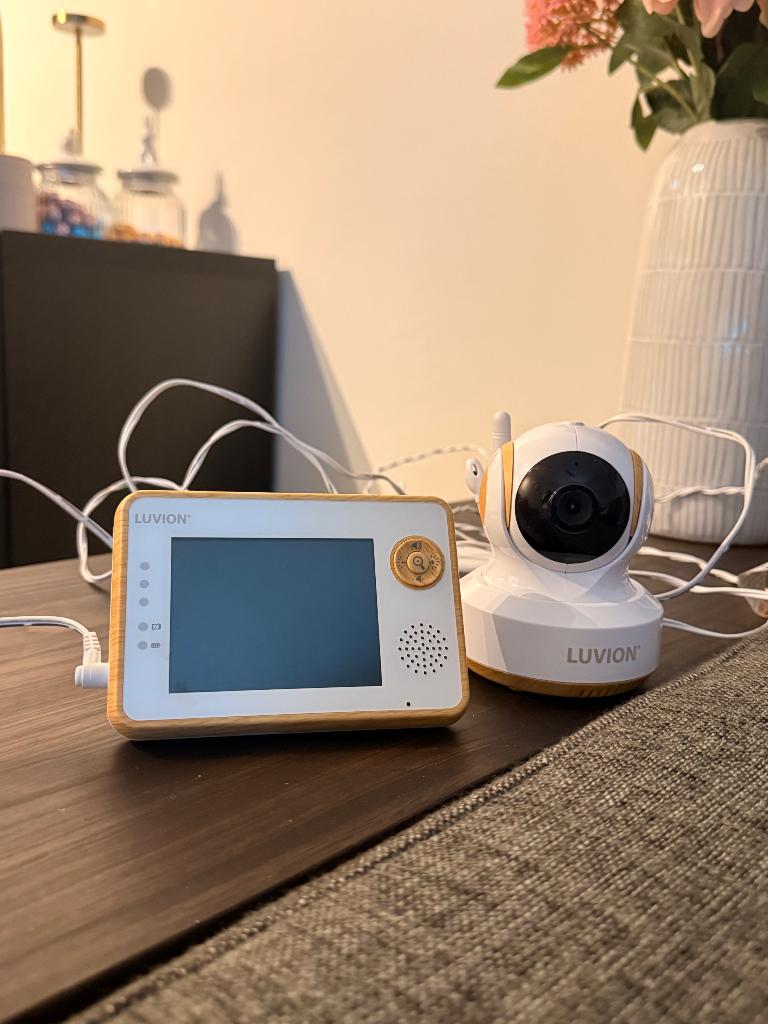 Luvion Essential Limited babyfoon met camera, Kinderen en Baby's, Babyfoons, Ophalen, Zo goed als nieuw, 100 tot 250 meter, Camera