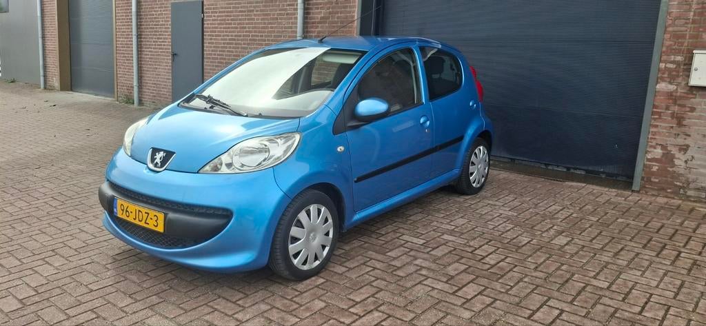 Peugeot 107 nieuwe apk airco 5drs car.play, Auto's, Voorwielaandrijving, 68 pk, Origineel Nederlands, Handgeschakeld