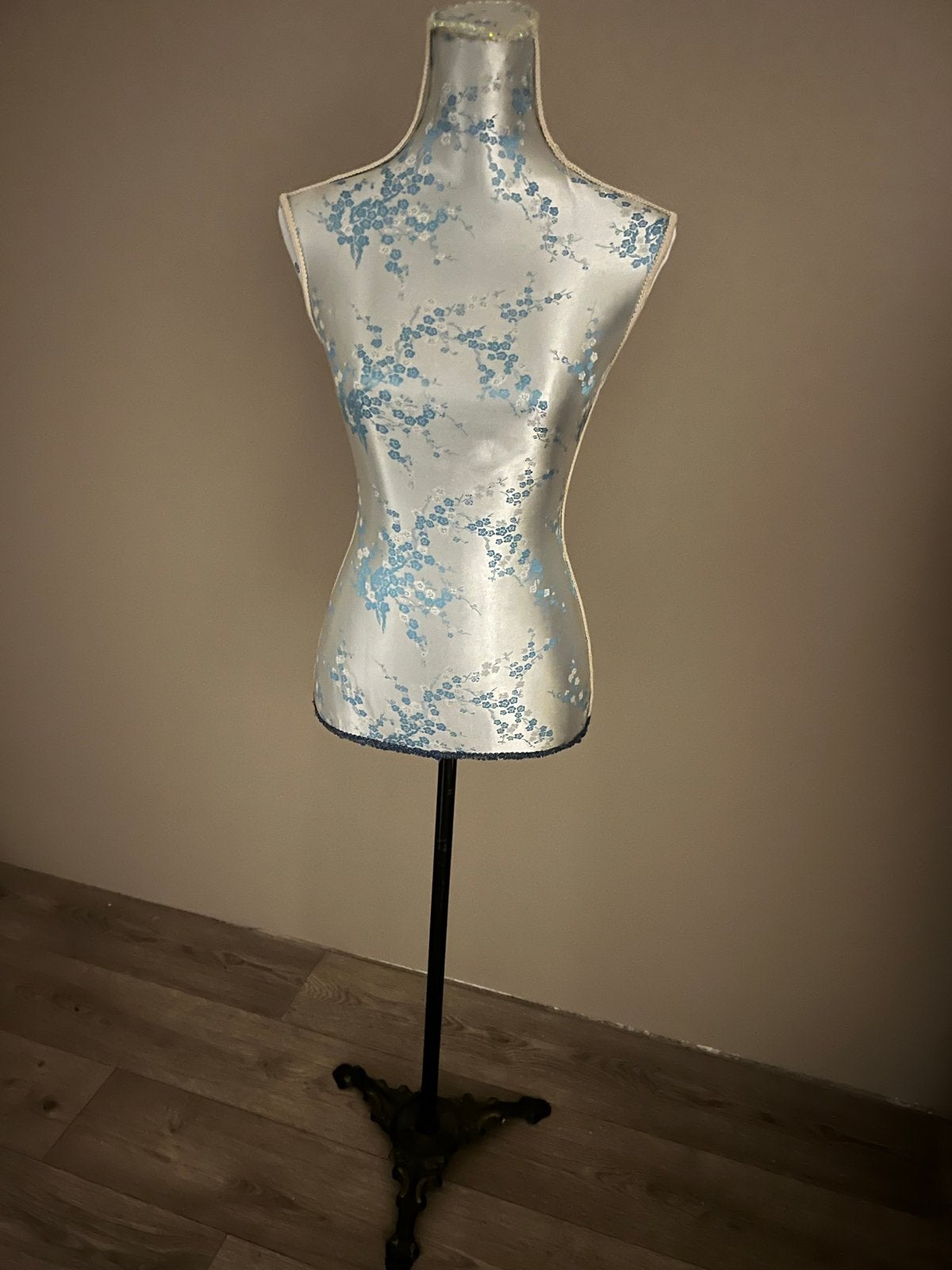 Decoratieve paspop met bloemenpatroon, Ophalen, Vintage, Gebruikt, Meerkleurig