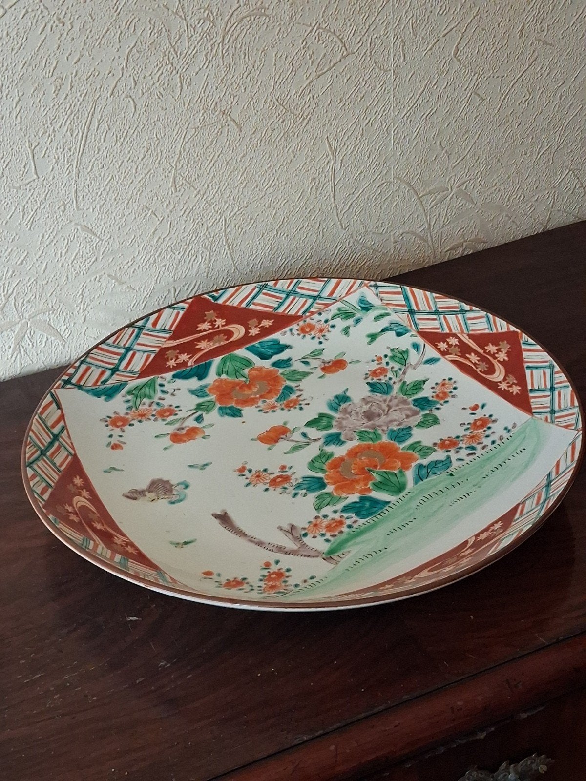 Groot Chinees bord met bloemmotieven en vlinders, Ophalen of Verzenden