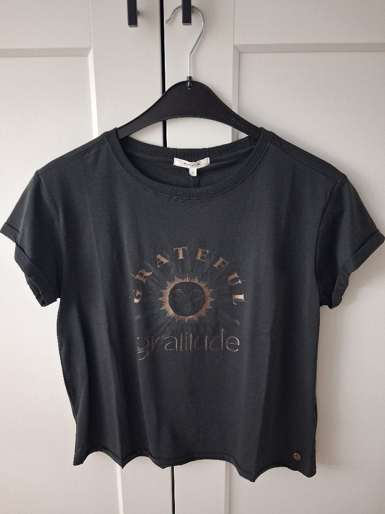 Revelation shirt zwart maat S NIEUW, Kleding | Dames, Zwart, Nieuw, Ophalen of Verzenden, Korte mouw