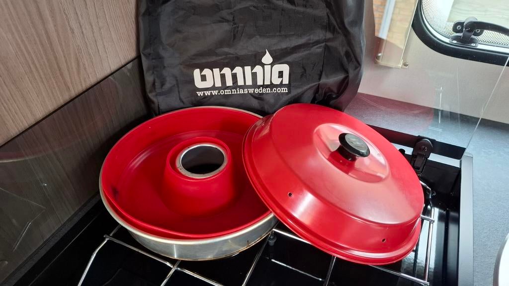 Omnia Camping Oven met siliconen bakvorm, Ophalen of Verzenden, Zo goed als nieuw