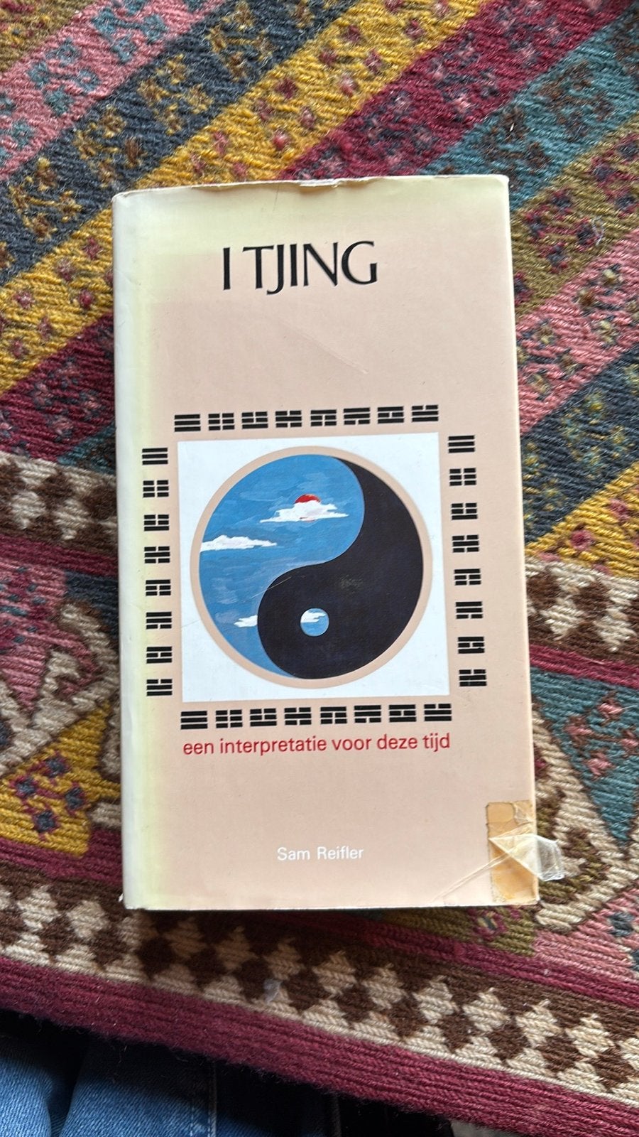 I Tjing: Een interpretatie voor deze tijd - Sam Reifler, Ophalen of Verzenden, Zo goed als nieuw, Spiritualiteit algemeen, Achtergrond en Informatie