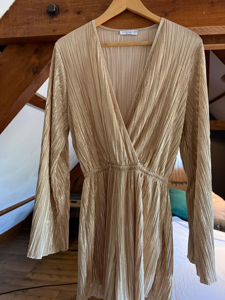 Sophie & Me goudkleurige playsuit met lange mouwen en V-hals, Kleding | Dames, Ophalen of Verzenden, Zo goed als nieuw, Maat 36 (S)