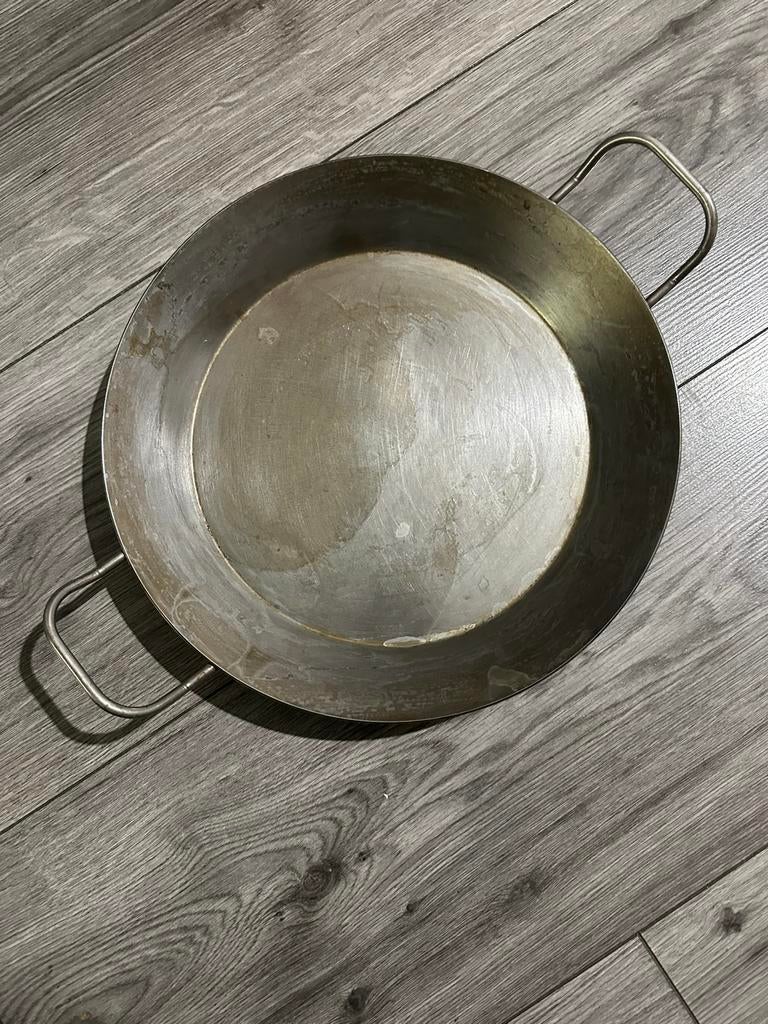 32cm pan van ijzer, Huis en Inrichting, Gietijzer, Zo goed als nieuw, Keramische plaat, Ophalen