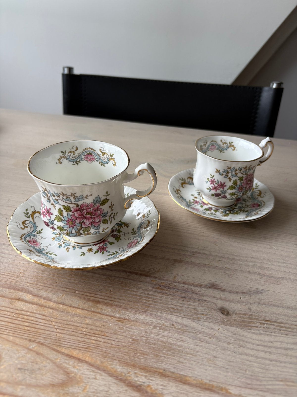 Kopjes met schotel Royal Standard, mandarin, fine bone china, Ophalen