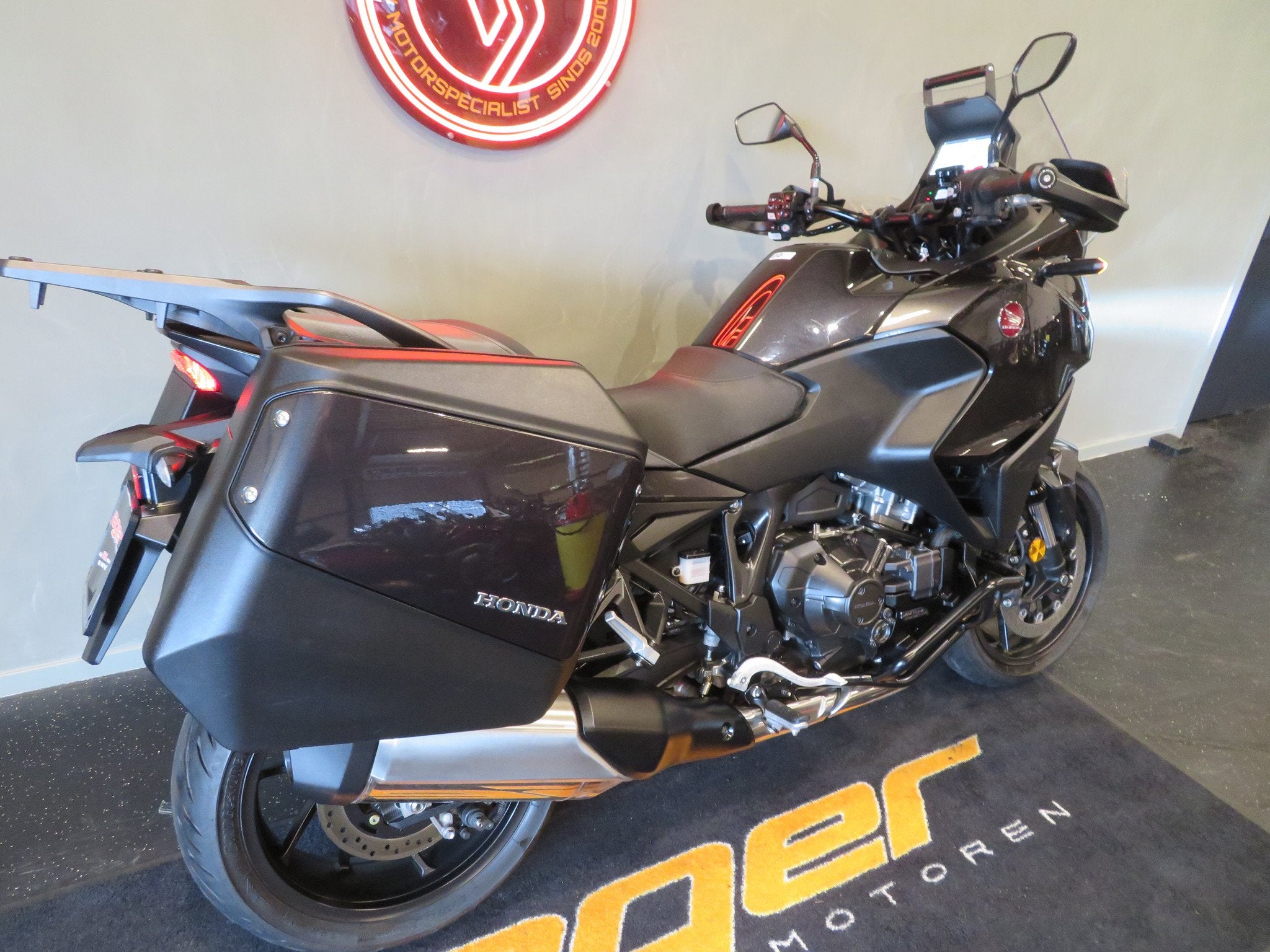 Honda NT 1100 DCT BLACK-EDITION KOFFERS (bj 2023), Motoren, Motoren | Honda, Bedrijf, Toermotor
