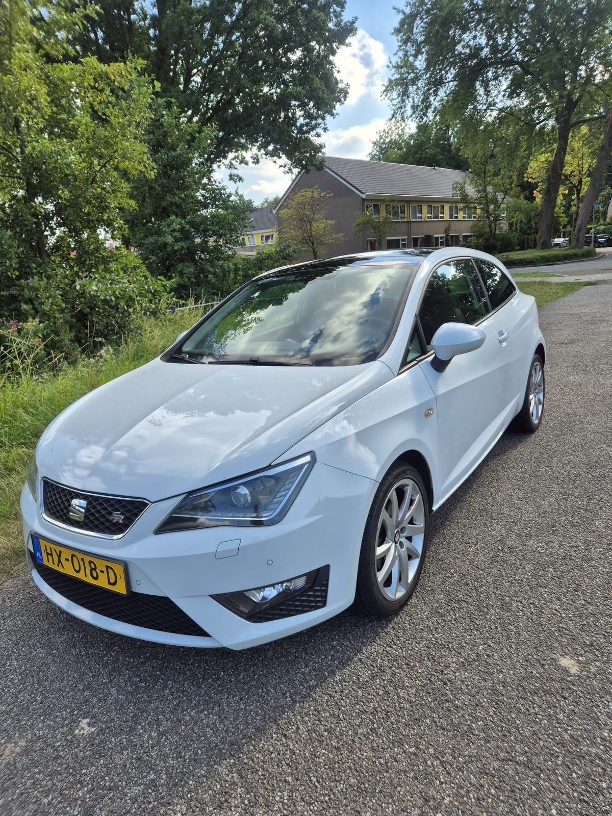SEAT Ibiza FR 3-deurs | Handgeschakeld | Panoramadak., Auto's, Voorwielaandrijving, 40 €/maand, Zwart, Leder en Stof