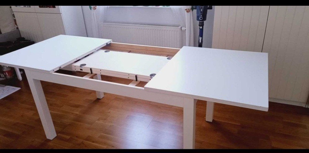 Foto 5 van witte BJURSTA uitschuifbare  ikea eettafel