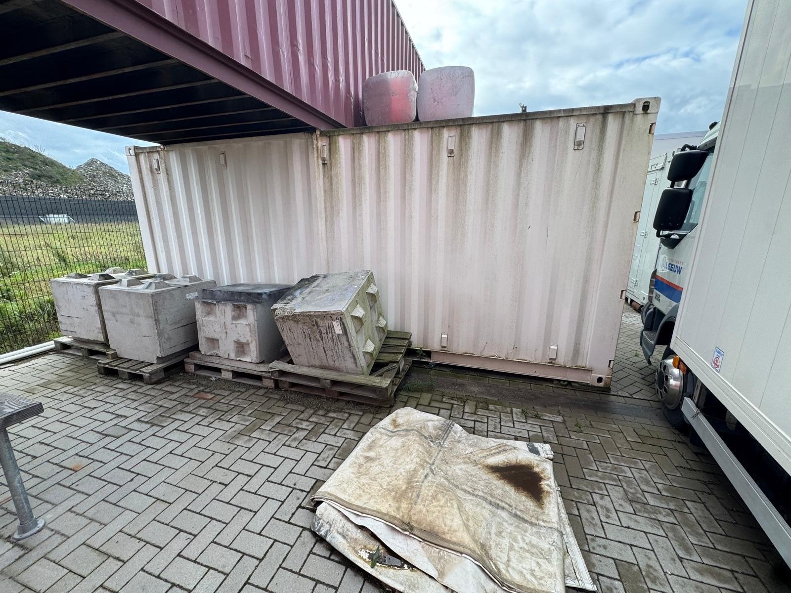 Opslagcontainer 20ft met elektriciteit, Ophalen
