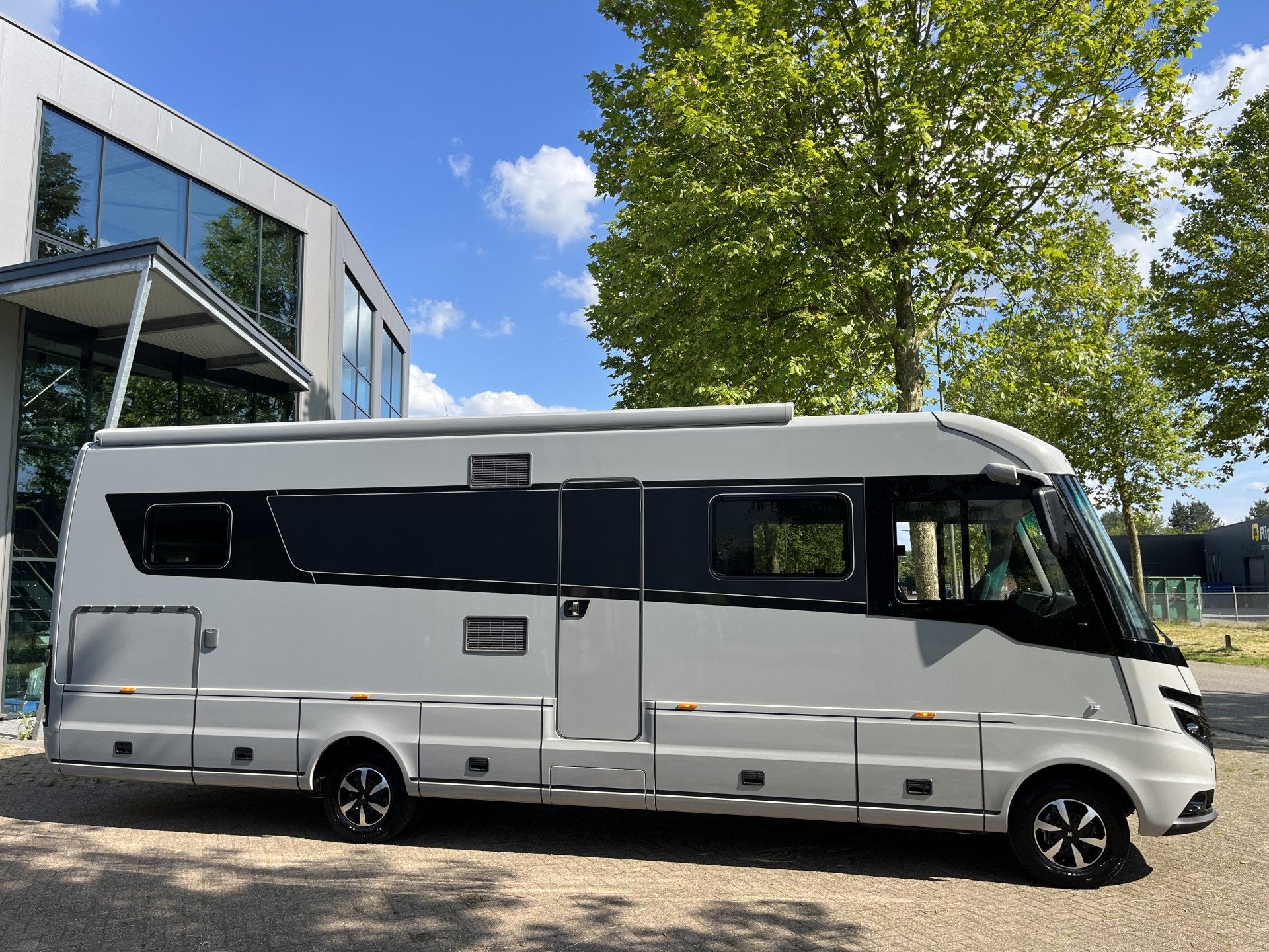 Caravans And Camping Niesmann