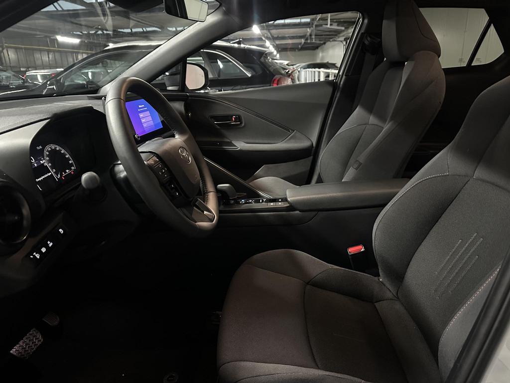 Toyota C-HR 2.0 Plug-in Hybrid 220 Dynamic, 4 cilinders, Wit, Bedrijf, Grijs