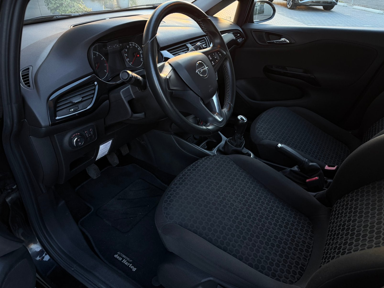 Foto 14 van Opel Corsa 1.0 | CarPlay | Airco | Nieuwe APK | OH-beurt