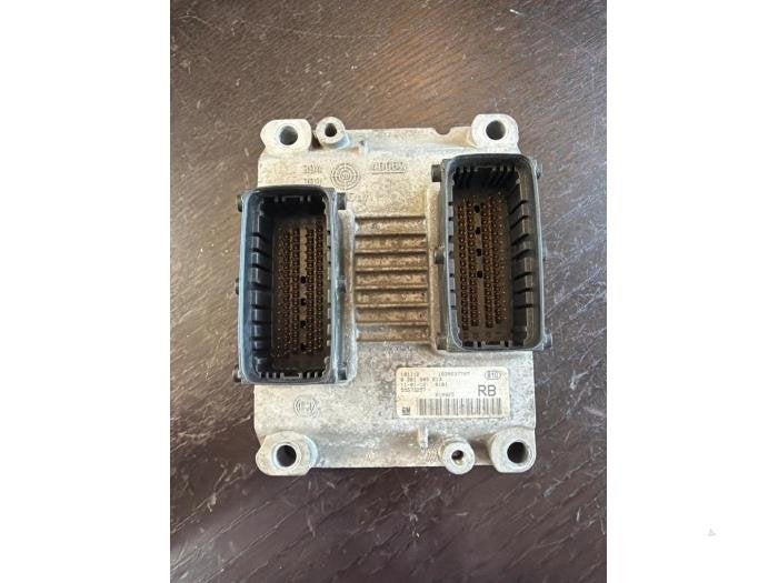 Computer Motormanagement van een Opel Corsa, Gebruikt, -, -, Opel