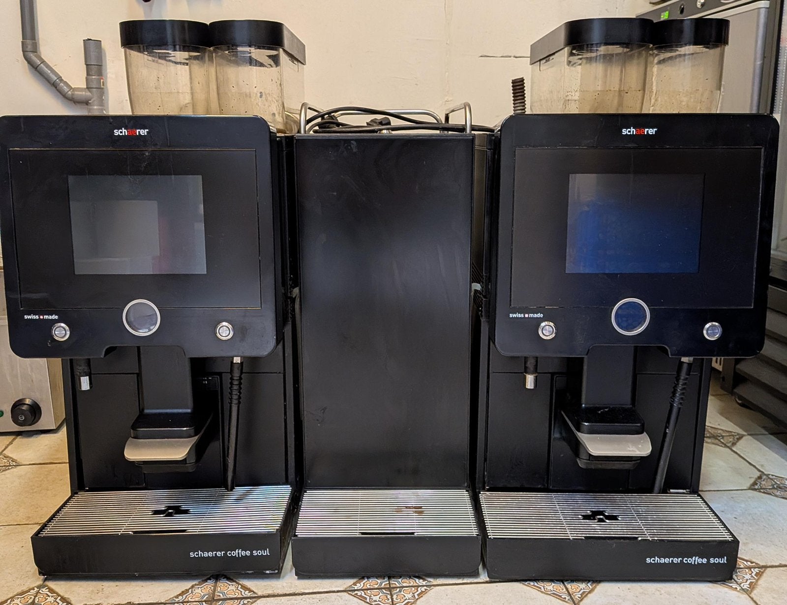 Schaerer Soul dubbele opstelling met melkkoeling, Gebruikt, 10 kopjes of meer, Koffiemachine, Koffiebonen