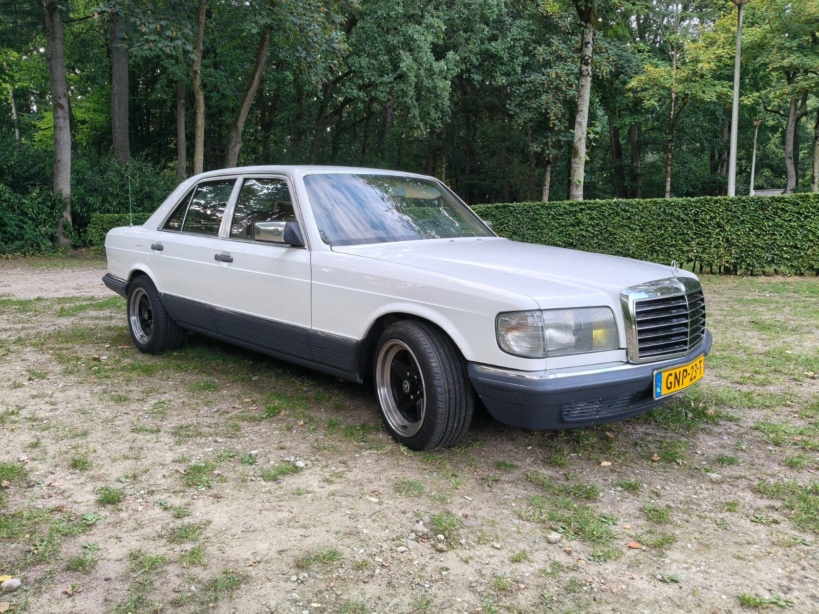 Mercedes W126 280 SE Aut Wit 1983 Apk 10-2028, Automaat, Wit, Mercedes-Benz, Bruin