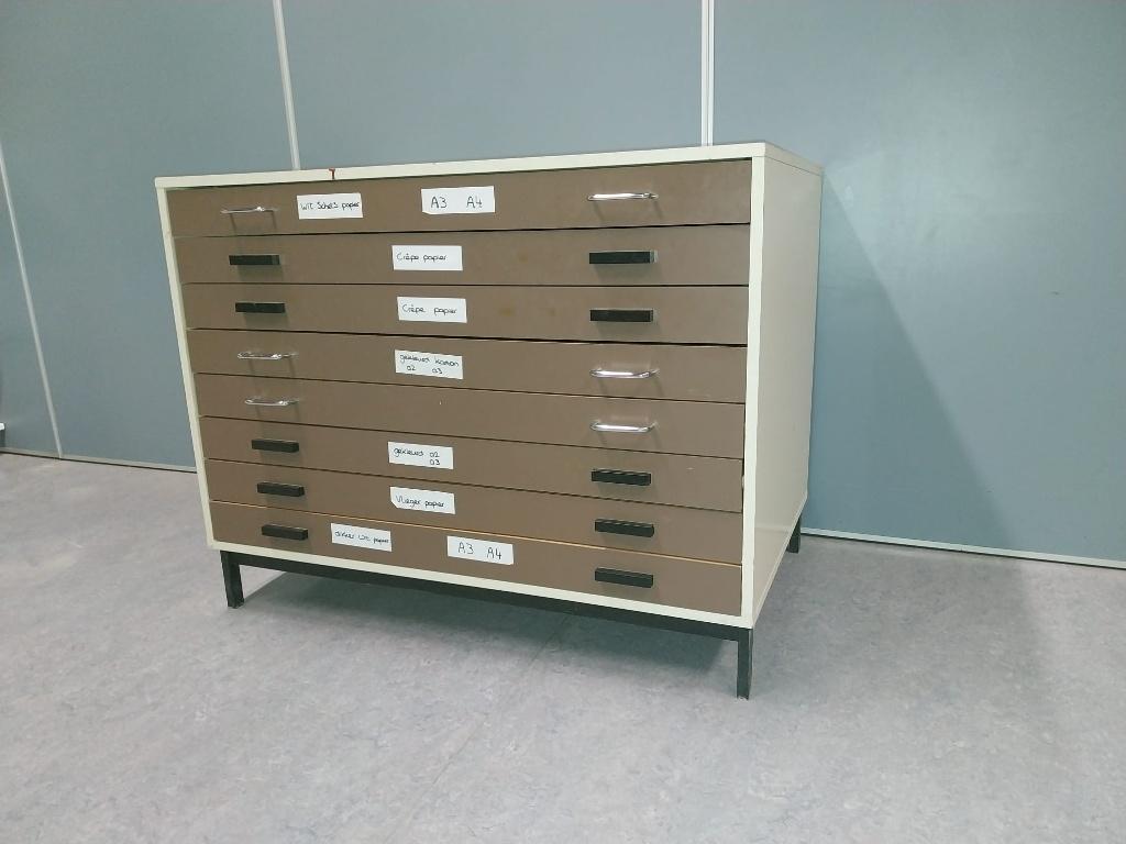 Te koop: stevige papier opbergkast, Gebruikt, 100 tot 150 cm, 5 laden of meer, Tijdloos