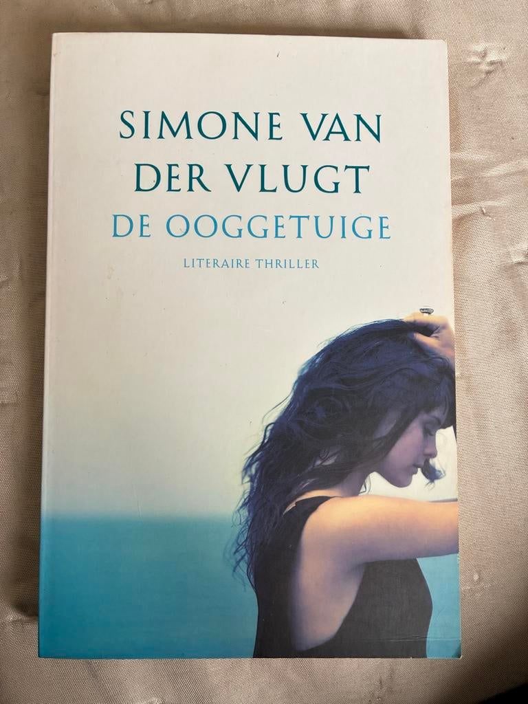 De Ooggetuige - Simone van der Vlugt (Literaire thriller), Ophalen of Verzenden, Gelezen, Nederland