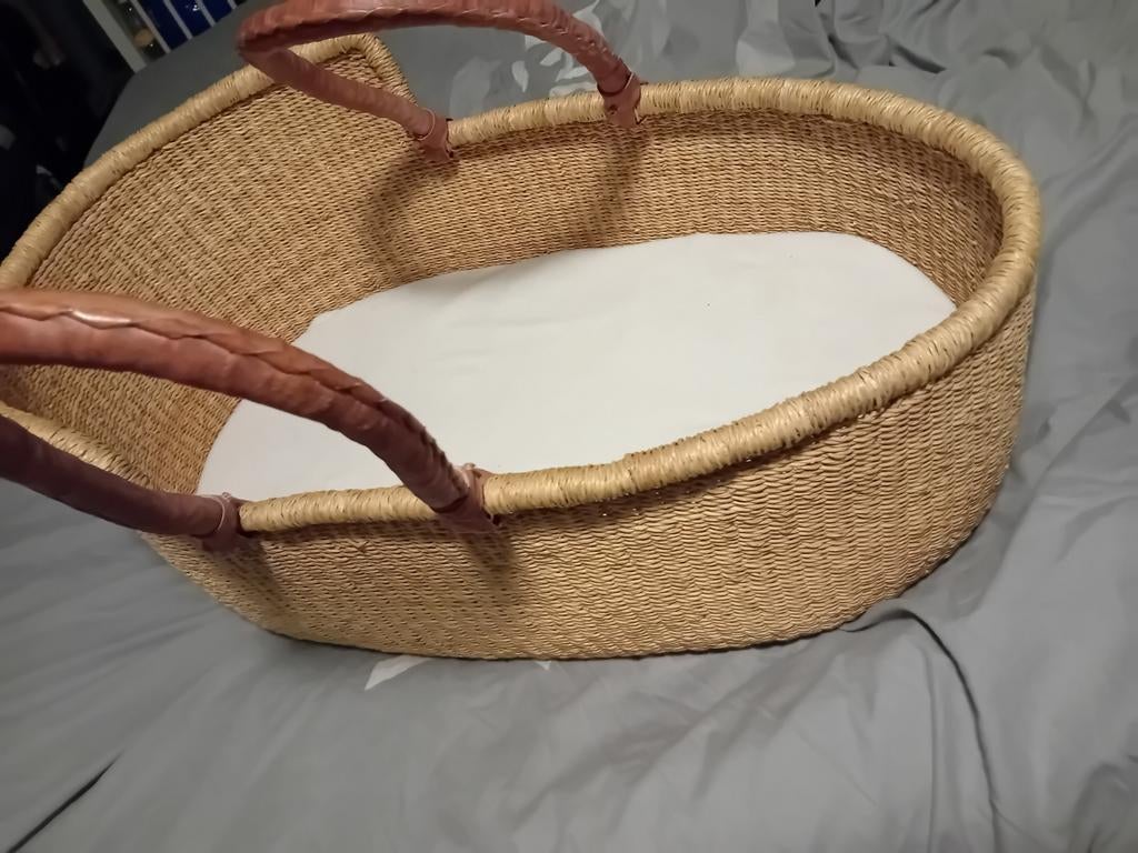 Rieten baby wieg/mandje, Kinderen en Baby's, Babywiegjes en Ledikanten, Ophalen, Zo goed als nieuw, Wieg