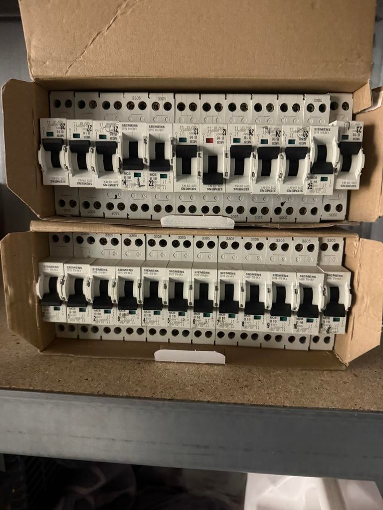 Siemens MCB B16 schakelaars - Nieuw in doos, Ophalen of Verzenden, Gebruikt, Schakelaar