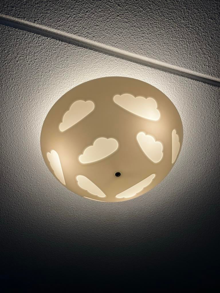 IKEA Plafondlamp Wolken - Kinderkamer, Huis en Inrichting, Lampen | Plafondlampen, Ophalen, Zo goed als nieuw, Kunststof