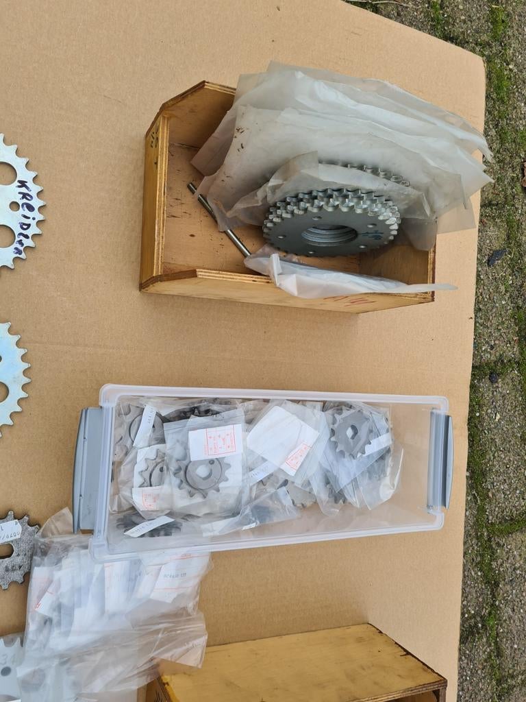 Nieuwe en gebruikte kreidler tandwielen., Fietsen en Brommers, Brommeronderdelen | Kreidler, Ophalen of Verzenden, Nieuw