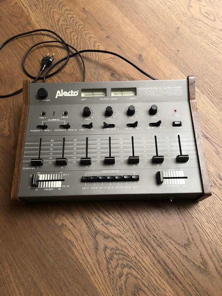 Vintage mengpaneel alecto pro 95, Ophalen of Verzenden, Gebruikt, 5 tot 10 kanalen, Microfooningang