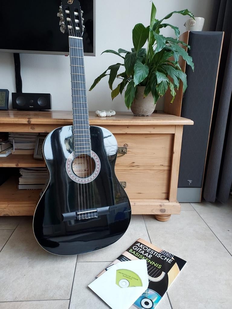 Akoestische gitaar 1x Washburn 1x Gomez,  nieuwe snaren., Muziek en Instrumenten, Snaarinstrumenten | Gitaren | Akoestisch, Gebruikt