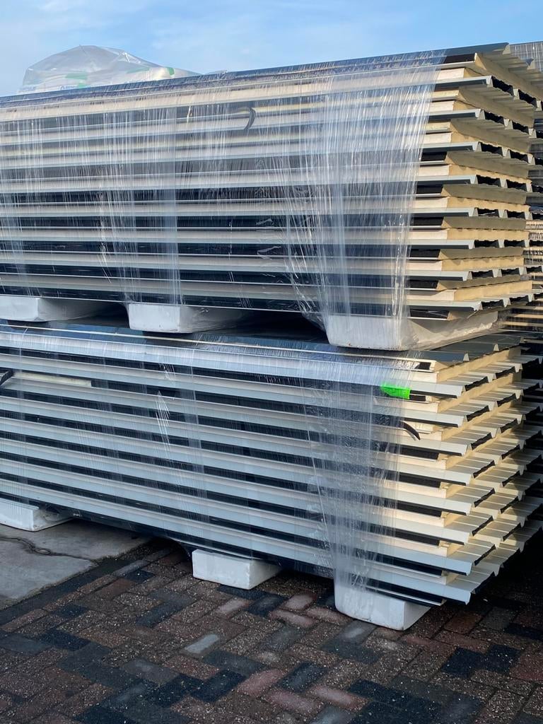 Sandwichpanelen 40mm, dakpanelen antraciet, diverse lengtes, Ophalen of Verzenden, Zo goed als nieuw, Overige materialen, 20 tot 50 mm