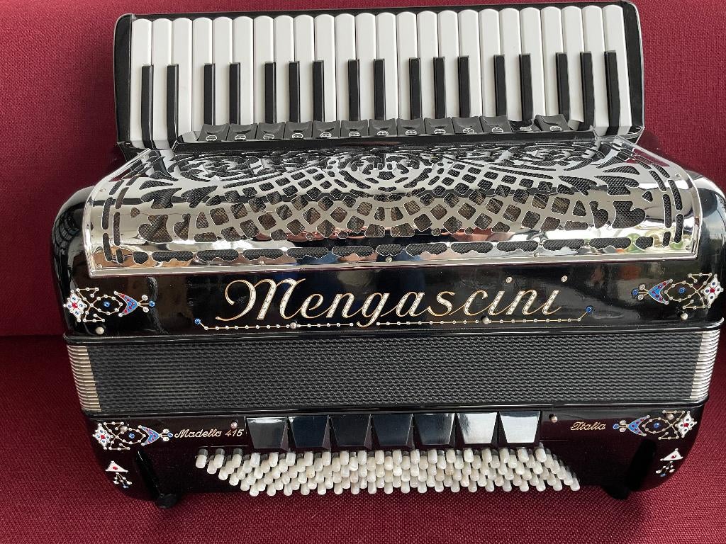 Z.g.a.n. Mengascini Modello 415.Accordeon. 5 korig. Piccolo., Overige merken, Met koffer, Zo goed als nieuw, 120-bas