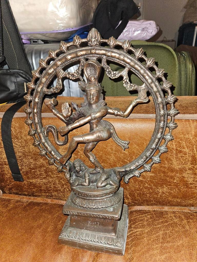Nataraj Bronzen Beeld, Ophalen