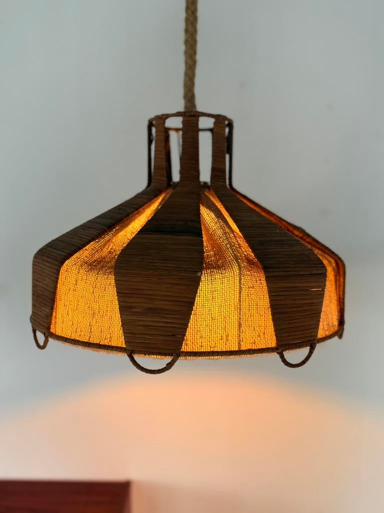 Vintage hanglamp in wol & riet ‘60, Ophalen of Verzenden, Zo goed als nieuw, Overige materialen, Vintage retro buisframe design rotan webbing papercord deens