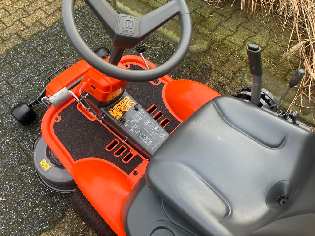 Husqvarna rider 13C, met nieuw maaidek. 1 jaar garantie, Info@mansier.com, Gebruikt, Ophalen, Dedemsvaart