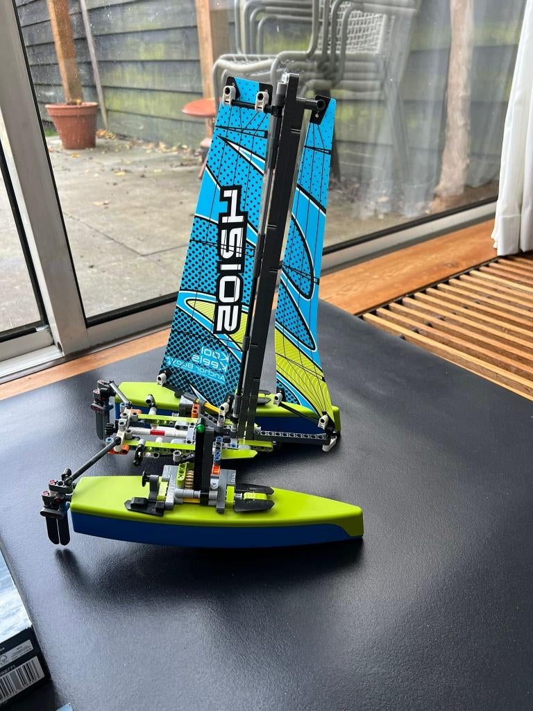 Catamaran technic lego - 42105 (compleet), Ophalen of Verzenden, Zo goed als nieuw, Complete set, Lego