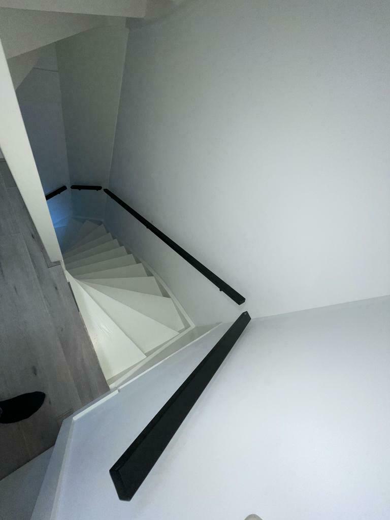 TRAPLEUNING zwart staal actie €40 per meter 50x20x2mm, Binnendeur, Ophalen of Verzenden, Zo goed als nieuw, 120 cm of meer