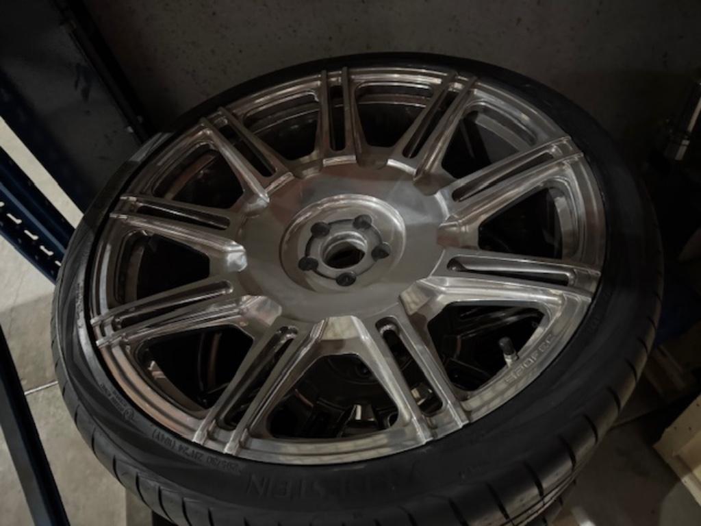Vredestein 24” banden 295 30 24, Ophalen, Gebruikt, 295 mm, Overige maten