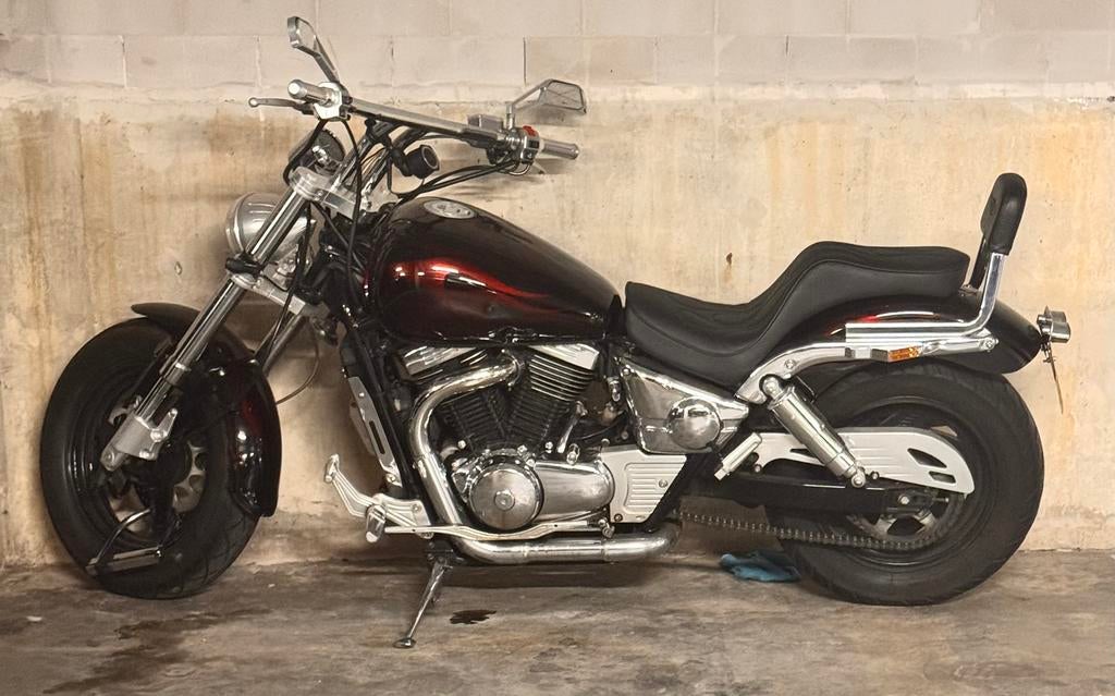 Suzuki VZ 800, Motoren, 2 cilinders, Sportuitlaat, 805 cc, Chopper