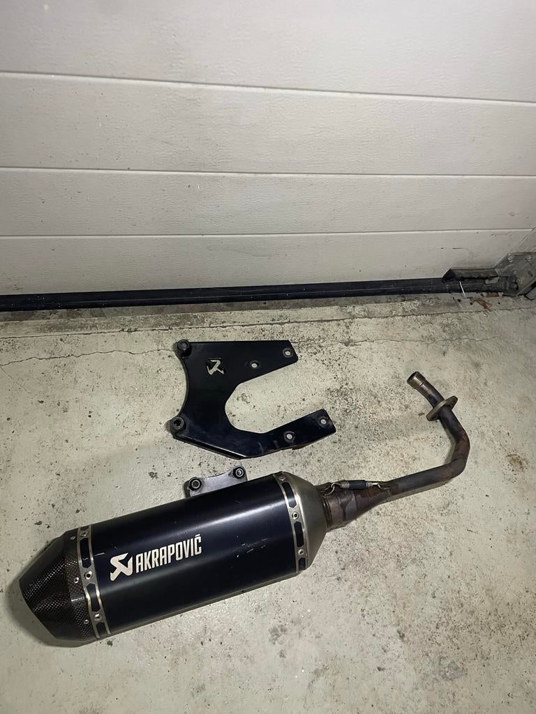 Akrapovic Uitlaat Vespa Sprint 4T 2V, Ophalen of Verzenden, Gebruikt, Uitlaat, Vespa