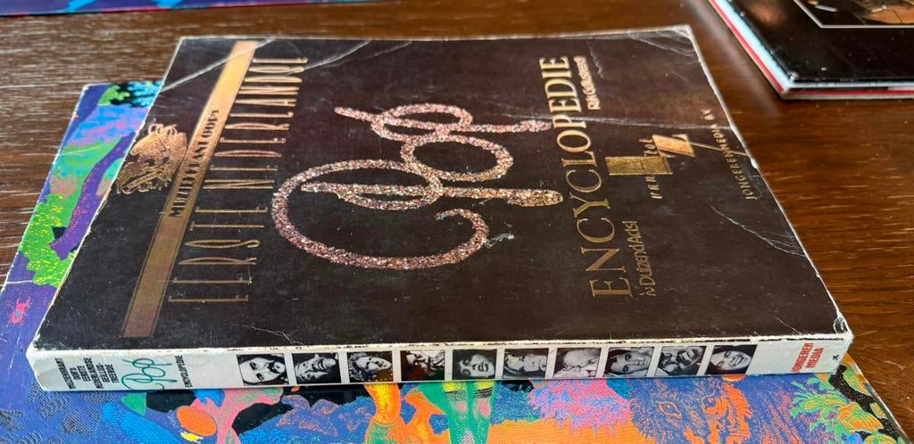 Oor Pop Encyclopedie 1977 - Eerste editie, Ophalen of Verzenden, Gelezen, Algemeen, Los deel